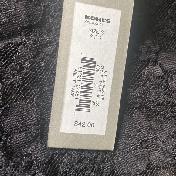 (2) APT. 9 Laundre sets with gstrings - Picture 2 of 4